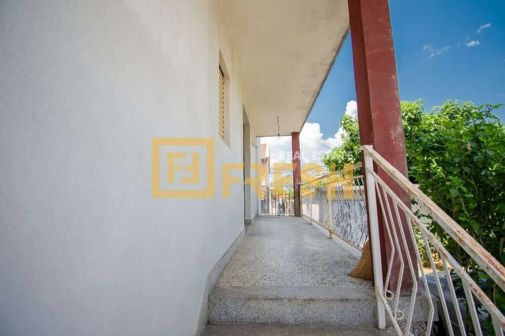 Sale, house, 214m², Tološi, Podgorica