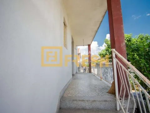 Prodaja, kuća, 214m², Tološi, Podgorica - image 7