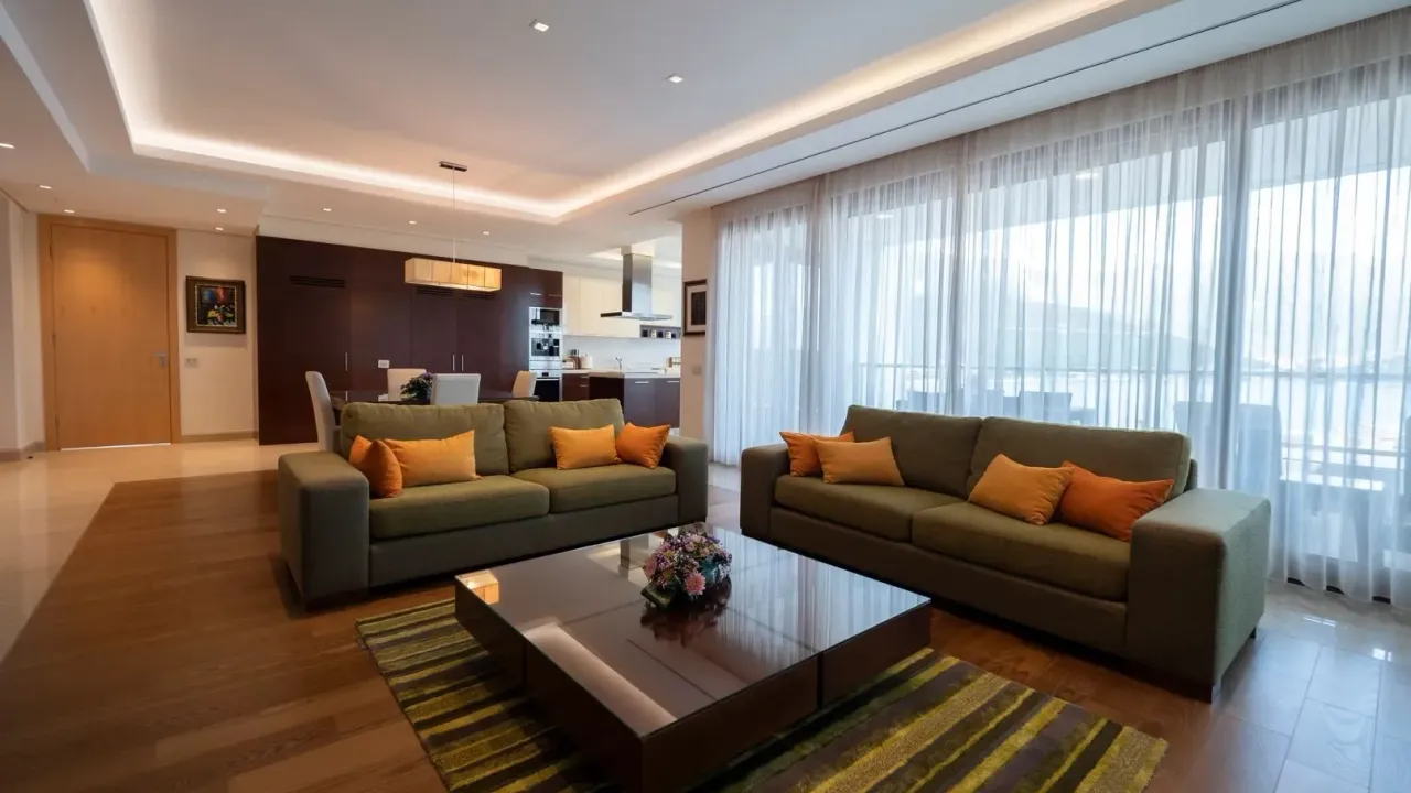 Izdavanje, dvosoban stan, 180m², Budva, Crna Gora