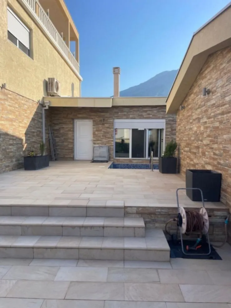 Prodaja, kuća, 300m², Dobre Vode, Bar