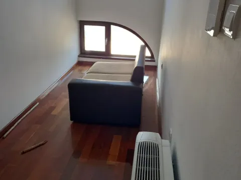 Sale, house, 340m², Tološi, Podgorica - image 17