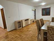 Izdavanje, dvosoban stan, 72m², Stari Aerodrom, Podgorica - image 1