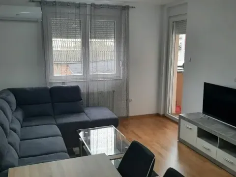 Izdavanje, dvosoban stan, 48m², Podbara, Novi Sad Sve Podlokacije - image 2