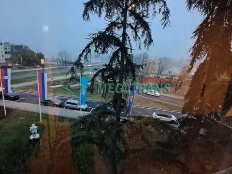 Izdavanje, trosoban stan, 90m², Novi Sad Sve Podlokacije, Novi Sad - image 16