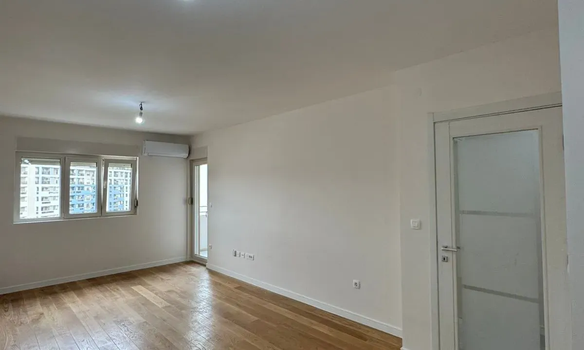 Izdavanje, jednosoban stan, 49m², Podgorica, Crna Gora