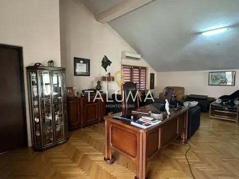 Prodaja, kuća, 405m², Stari Aerodrom, Podgorica - image 10