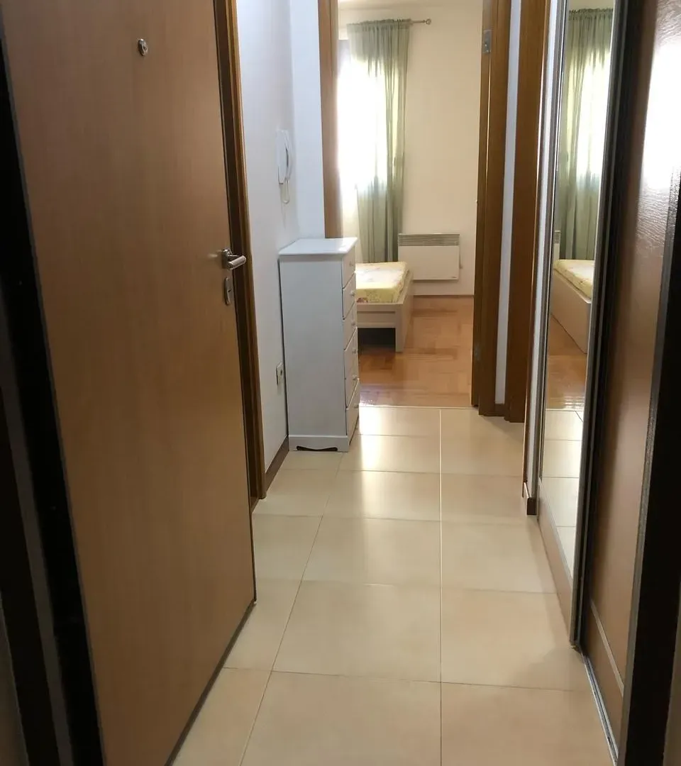 Prodaja, jednosoban stan, 44m², Stari Aerodrom, Podgorica