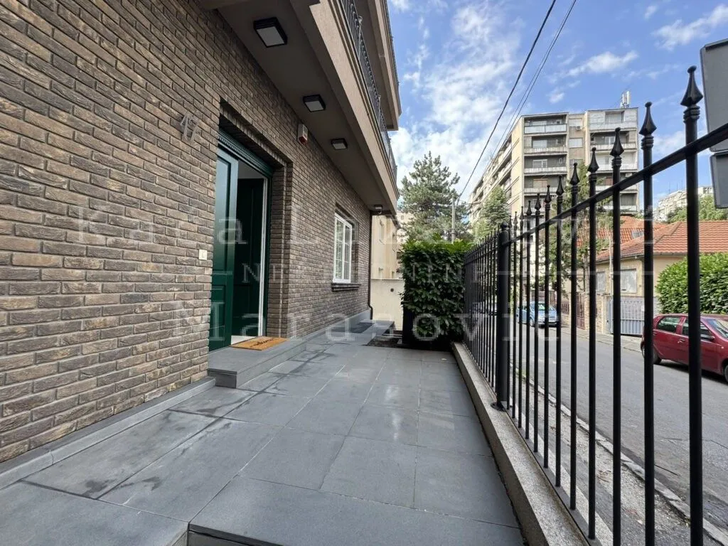 Sale, house, 275m², Crveni Krst, Beograd