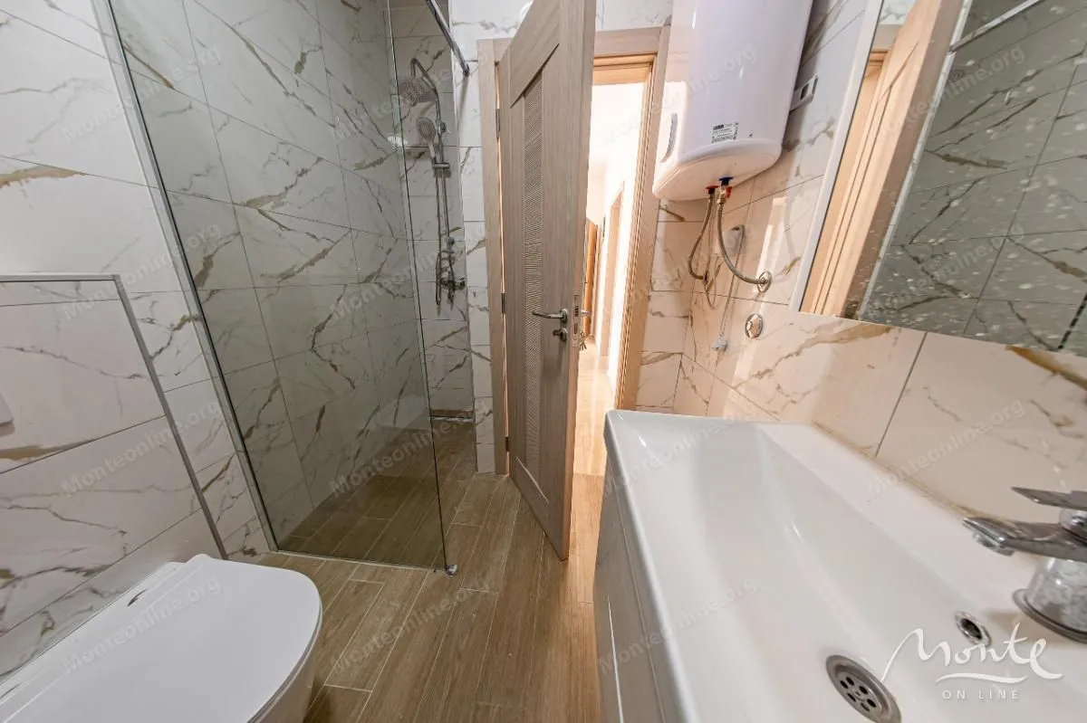 Prodaja, dvosoban stan, 73m², Đenovići, Herceg Novi