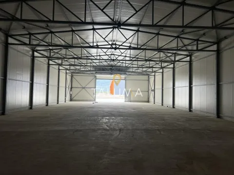 Izdavanje, poslovni prostor, 584m², Kuće Rakića, Podgorica - image 5