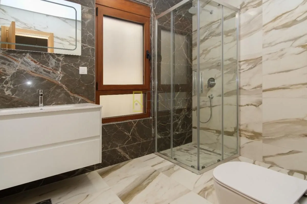 Prodaja, trosoban stan, 142m², Gorica C, Podgorica