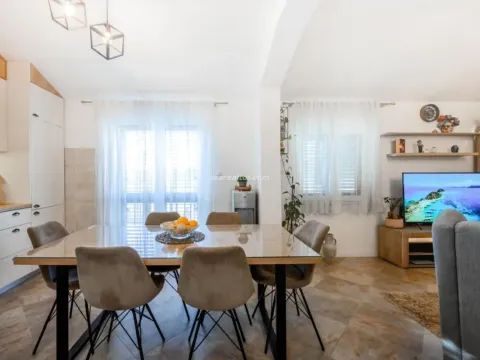 Rent, three bedroom apartment, 120m², Mrčevac, Tivat - image 2