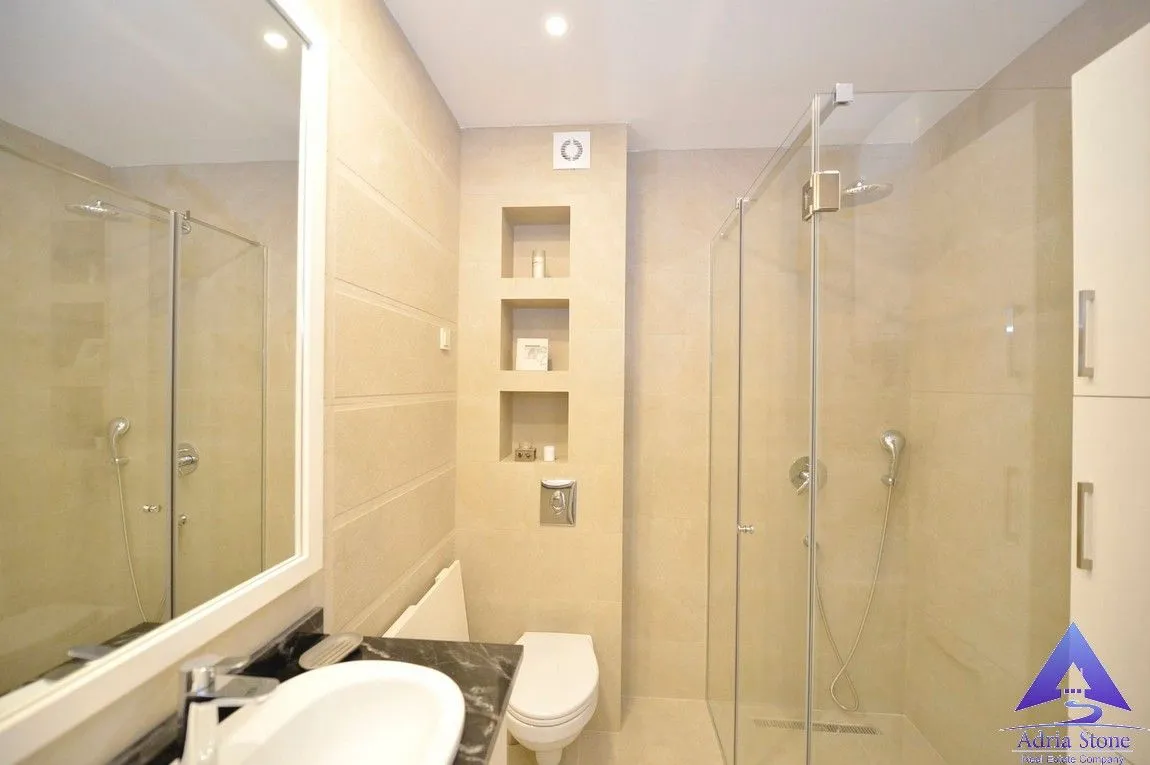Prodaja, jednosoban stan, 52m², Grad, Kotor