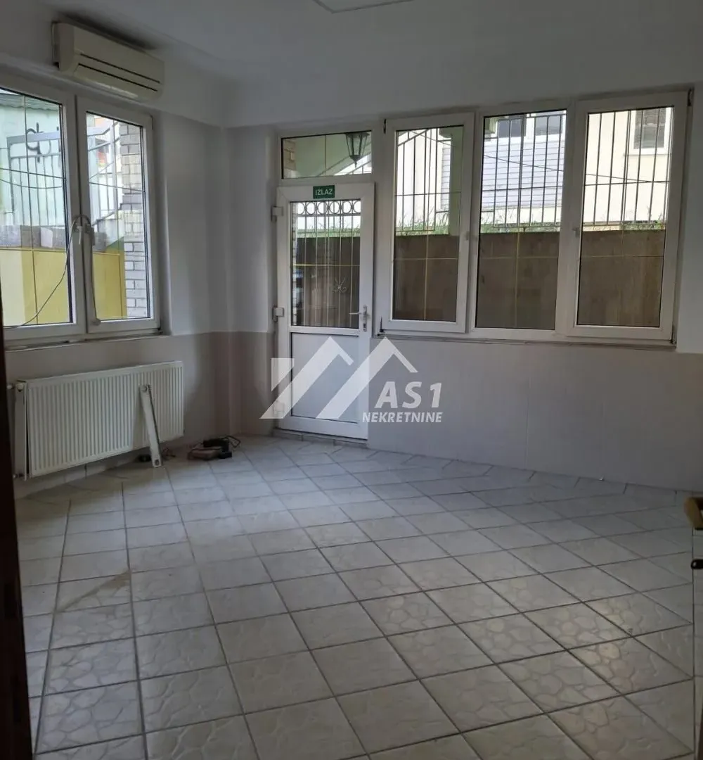 Rent, office space, 160m², Grbavica, Novi Sad Sve Podlokacije