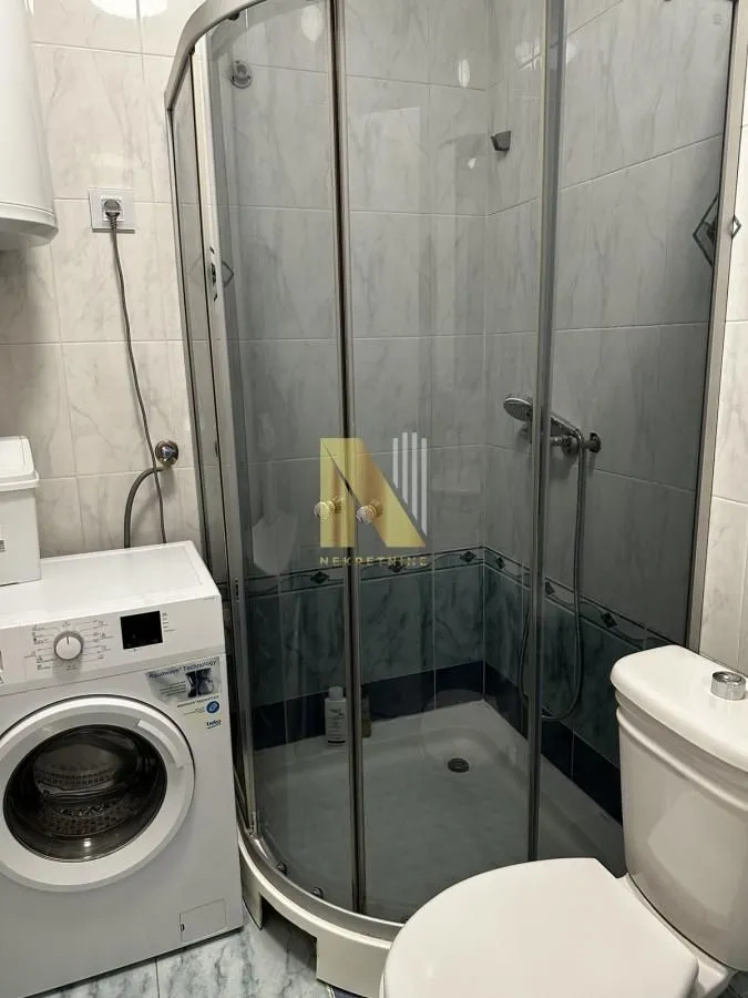 Izdavanje, jednosoban stan, 43m², Cara Dušana, Novi Sad Sve Podlokacije