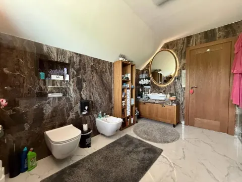 Prodaja, kuća, 270m², Petrovaradin, Novi Sad - image 70