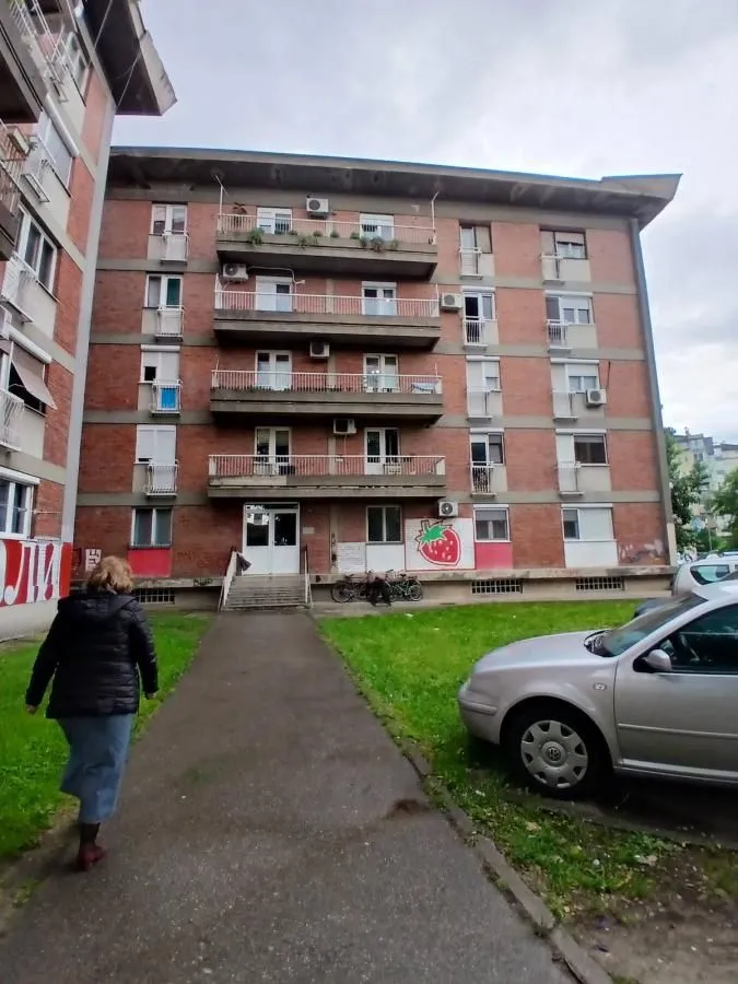 Izdavanje, dvosoban stan, 58m², Vašarište, Jagodina