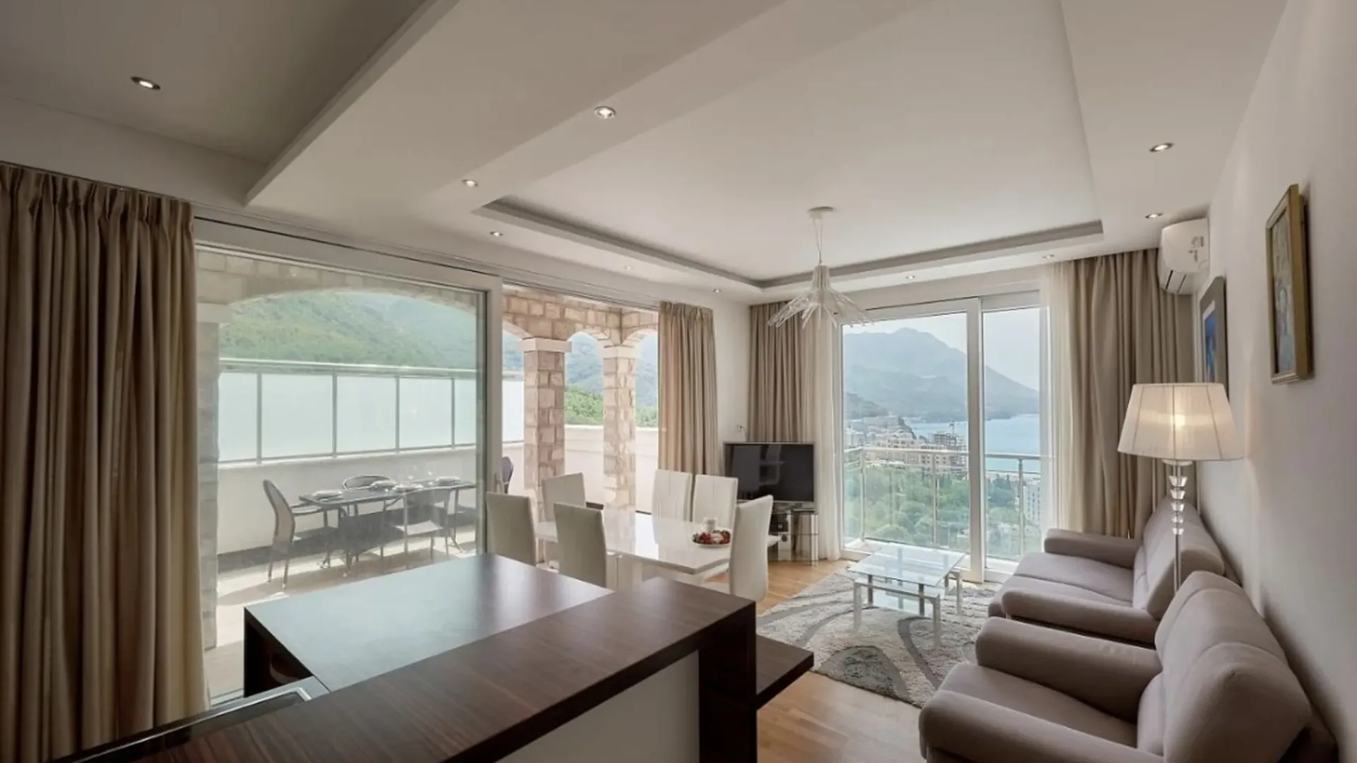 Rent, two bedroom apartment, 75m², Bečići, Budva