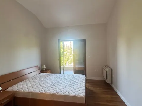 Izdavanje, trosoban stan, 170m², Gorica C, Podgorica - image 13