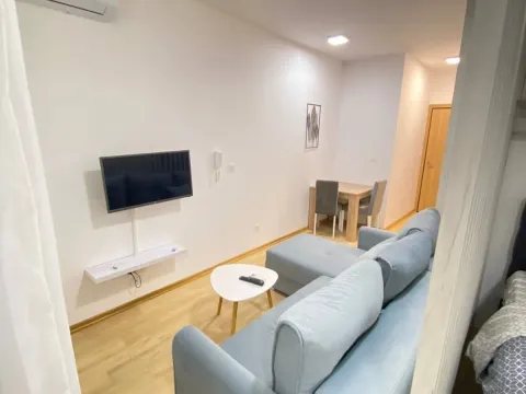 Rent, one bedroom apartment, 42m², Centar, Budva - image 1
