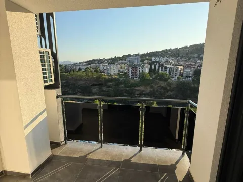 Izdavanje, dvosoban stan, 70m², Vezirov Most, Podgorica - image 2