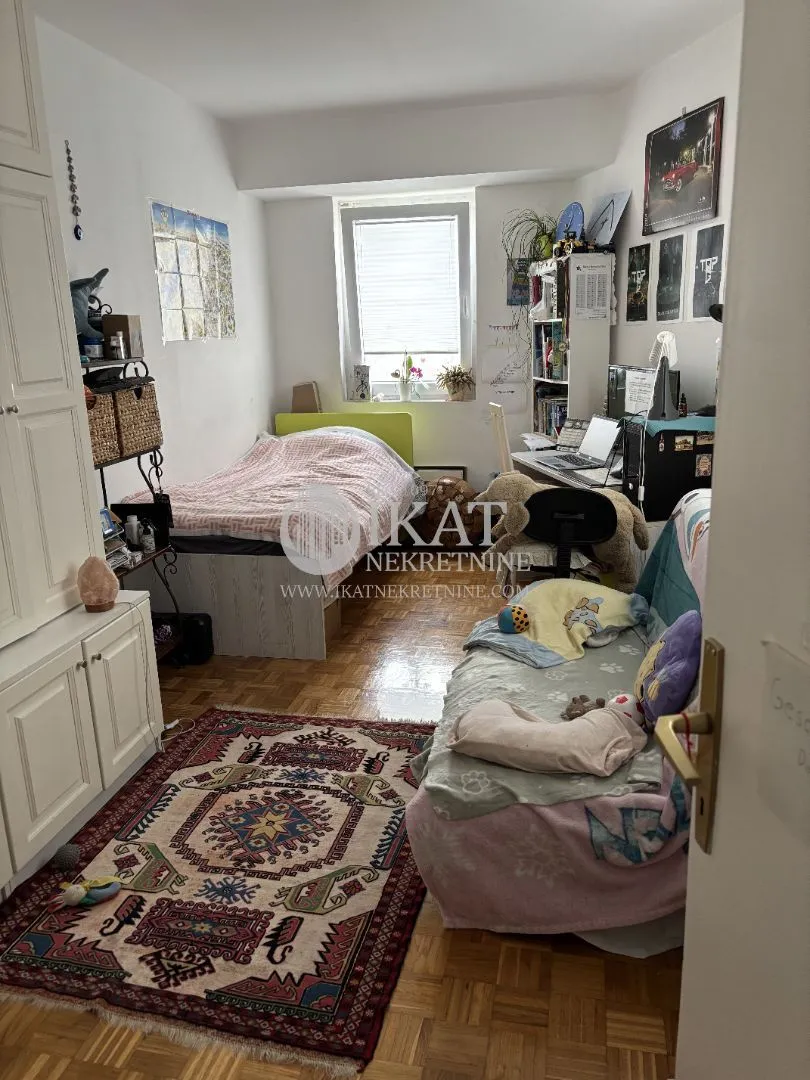 Prodaja, četvorosoban stan, 135m², Novi Beograd Blok 22, Novi Beograd Sve Podlokacije