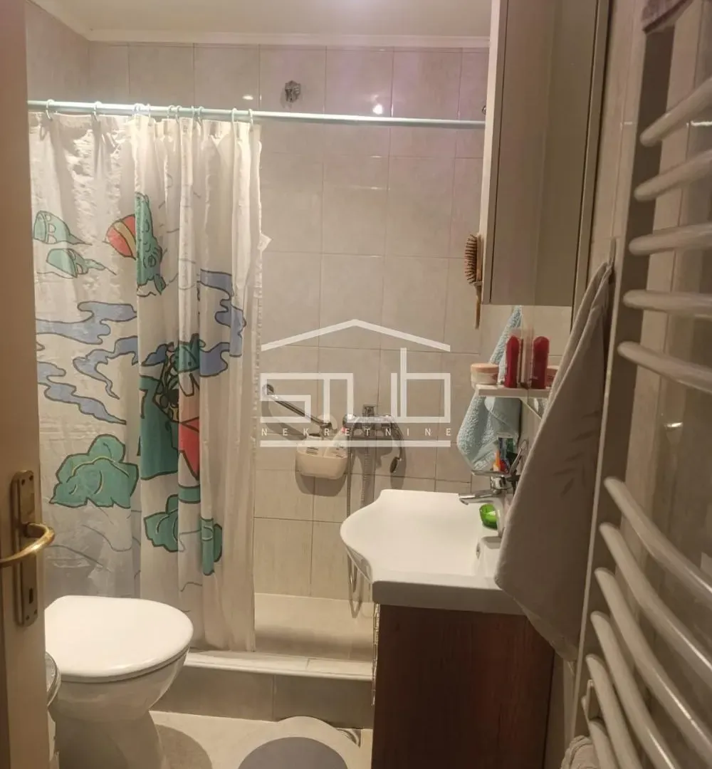 Prodaja, četvorosoban stan, 90m², Cerak, Beograd