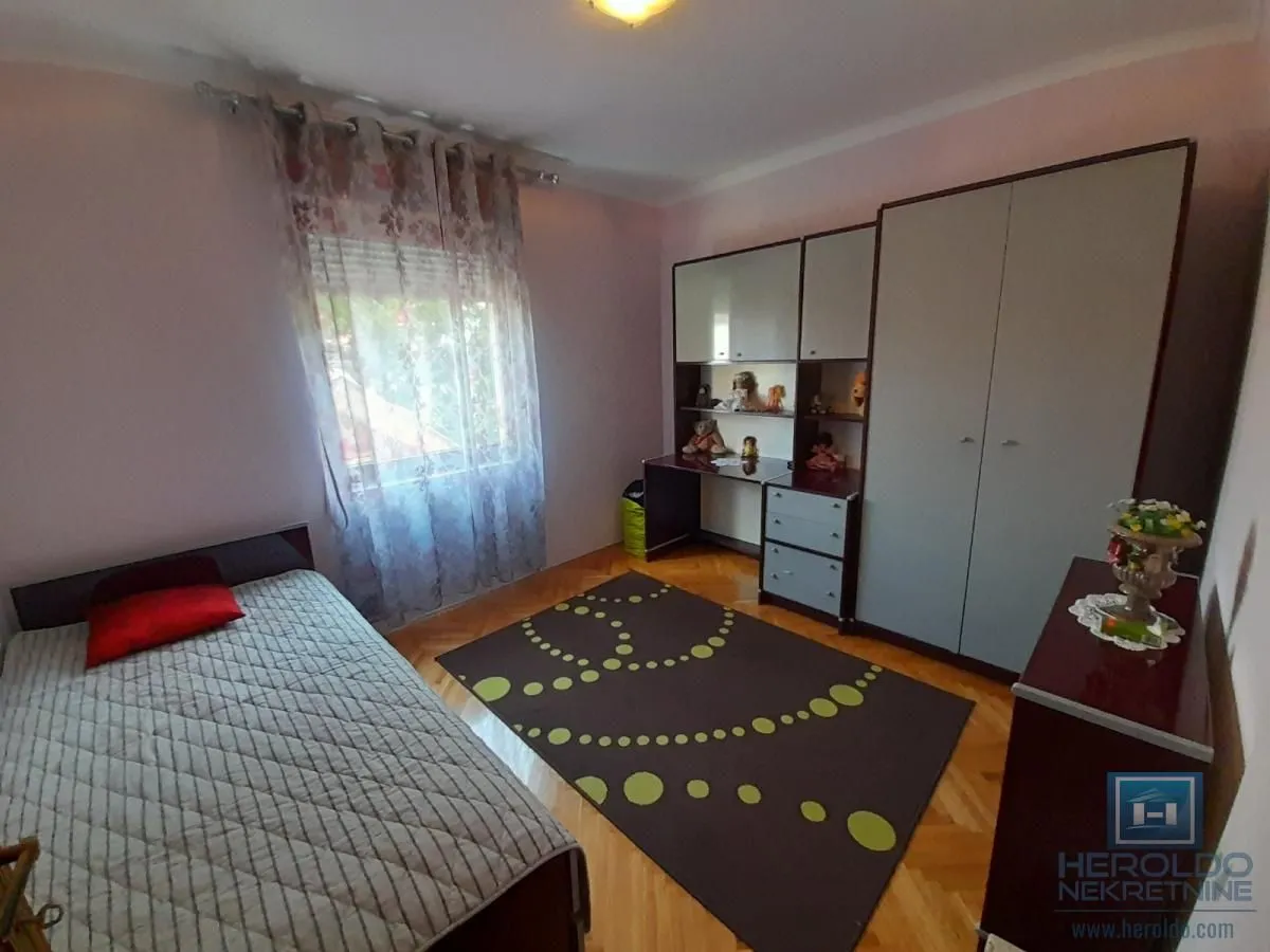 Sale, house, 180m², Centar, Ćuprija