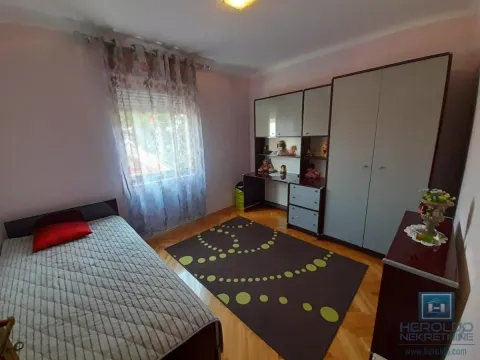 Prodaja, kuća, 180m², Centar, Ćuprija - image 54