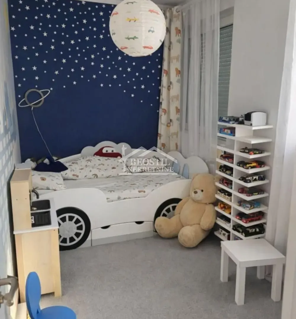 Prodaja, dvosoban stan, 61m², Resnik, Beograd