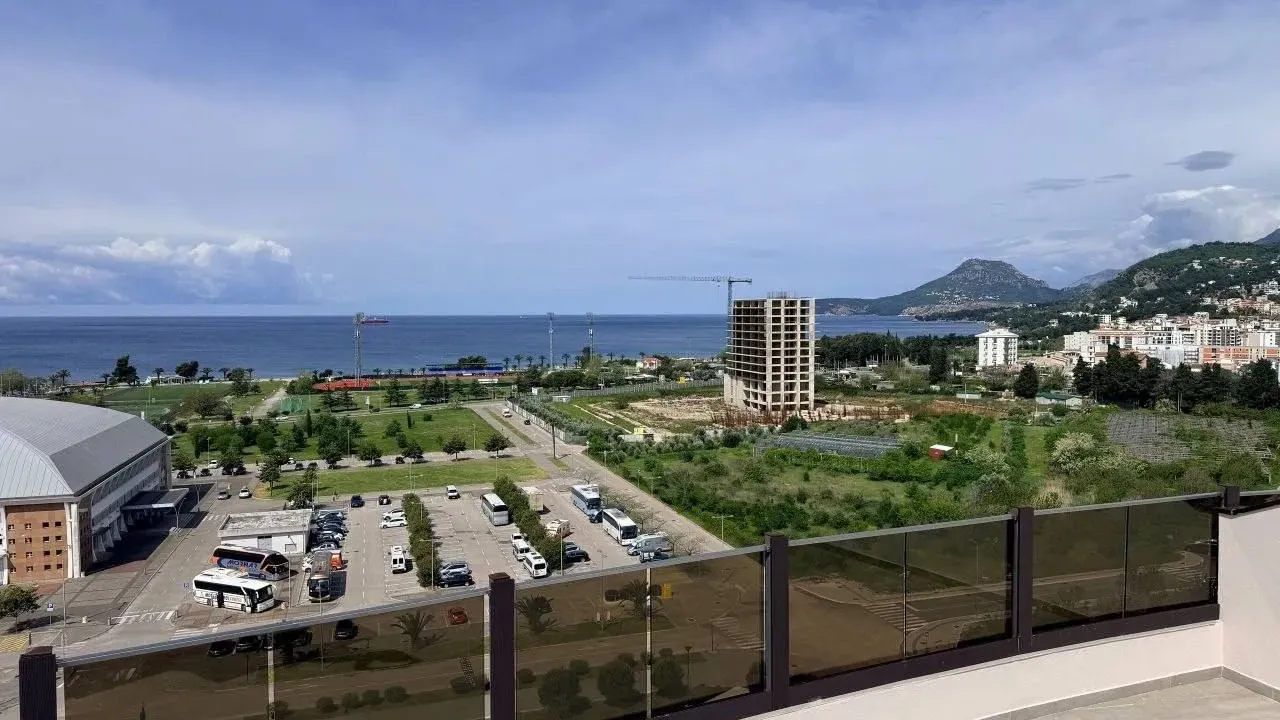 Sale, three bedroom apartment, 196m², Centar, Bar