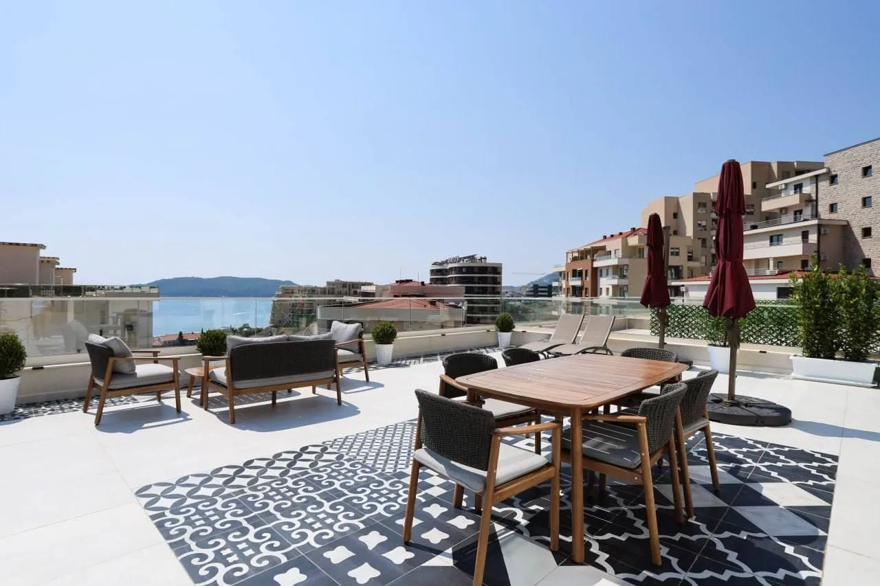 Stan-na-dan, jednosoban stan, 155m², Bečići, Budva