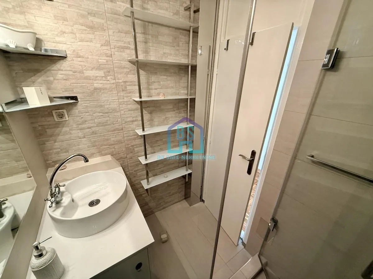 Prodaja, dvosoban stan, 60m², Bulevar Oslobodjenja, Novi Sad Sve Podlokacije