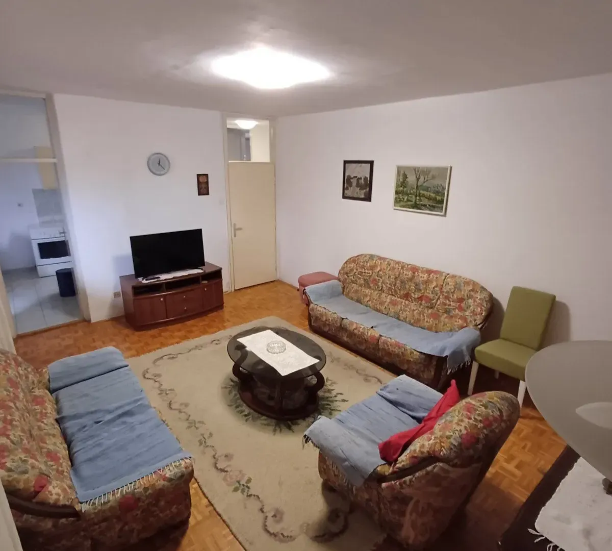 Izdavanje, dvosoban stan, 90m², Preko Morače, Podgorica