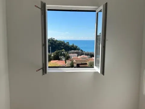 Sale, two bedroom apartment, 55m², Petrovac, Budva - image 3