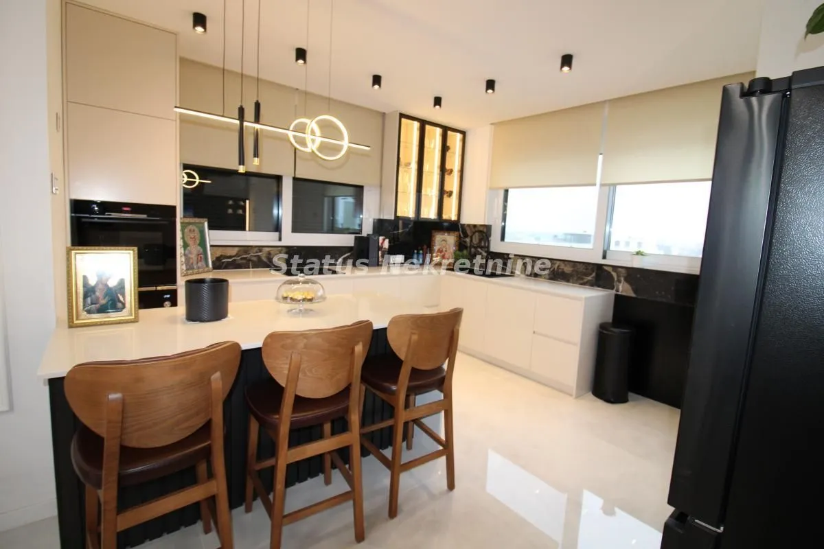 Izdavanje, stan, 200m², Telep, Novi Sad Sve Podlokacije