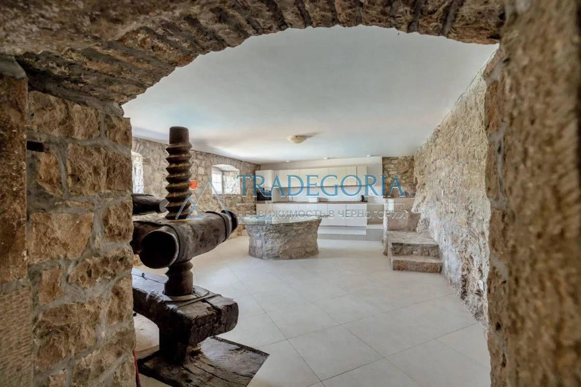 Prodaja, kuća, 176m², Krimovica, Kotor