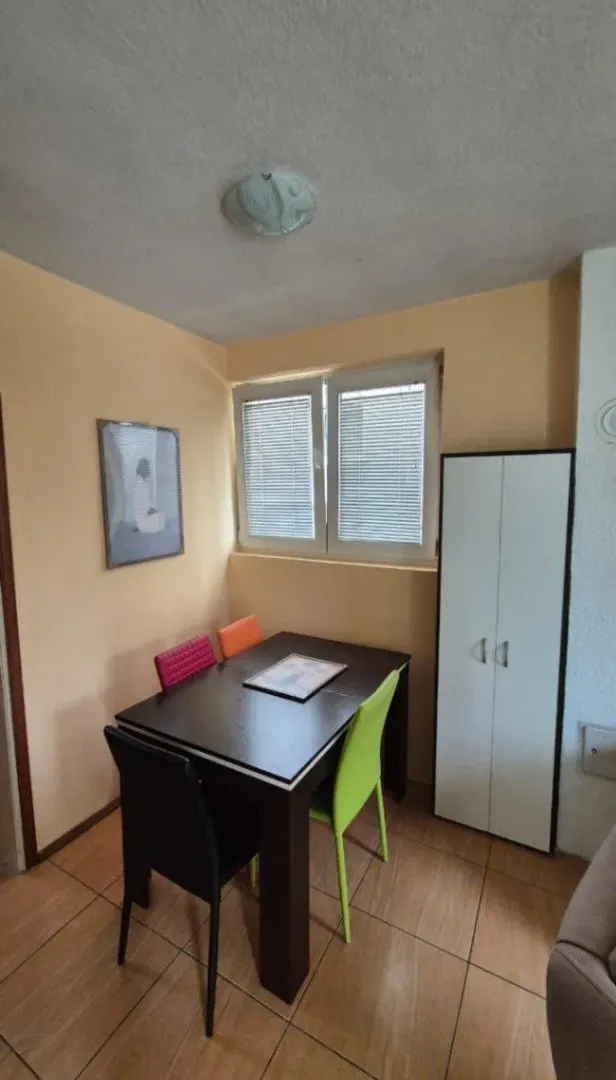 Izdavanje, jednosoban stan, 40m², Gornja Gorica, Podgorica