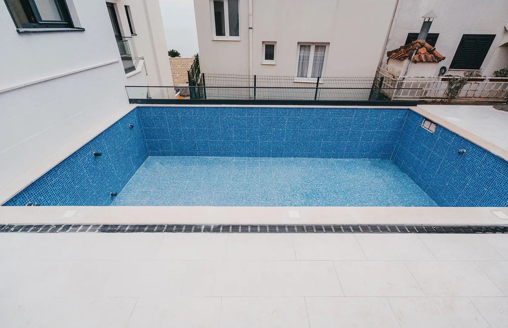 Izdavanje, ugostiteljski objekat, 1600m², Budva, Crna Gora
