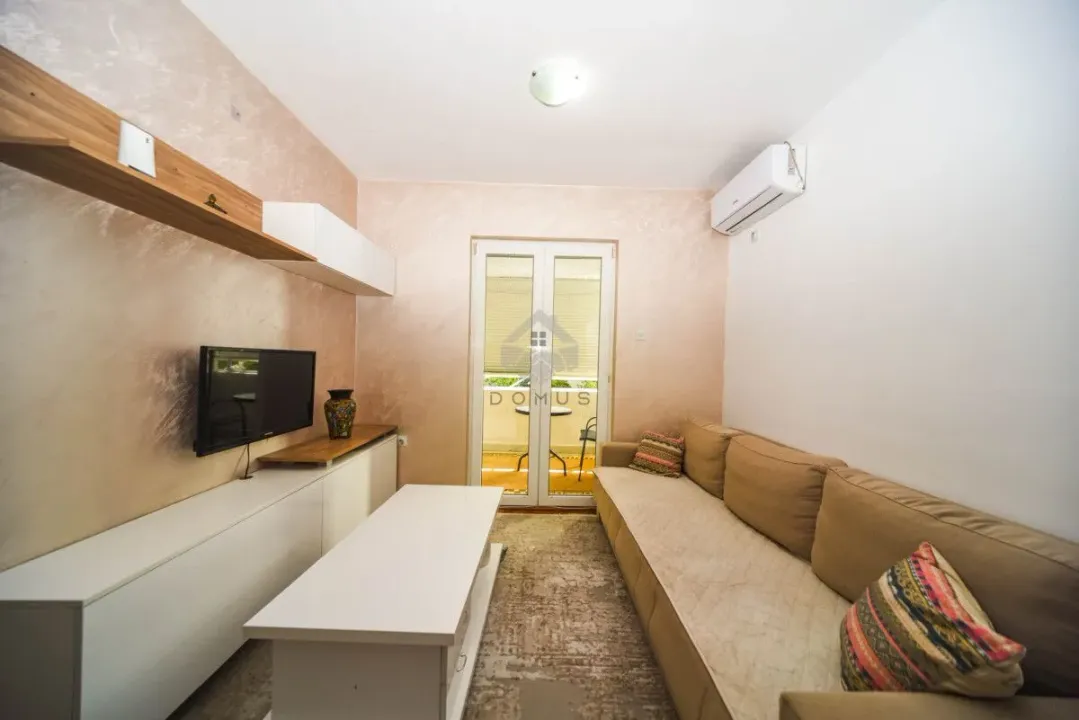Rent, one bedroom apartment, 35m², Stari Aerodrom, Podgorica