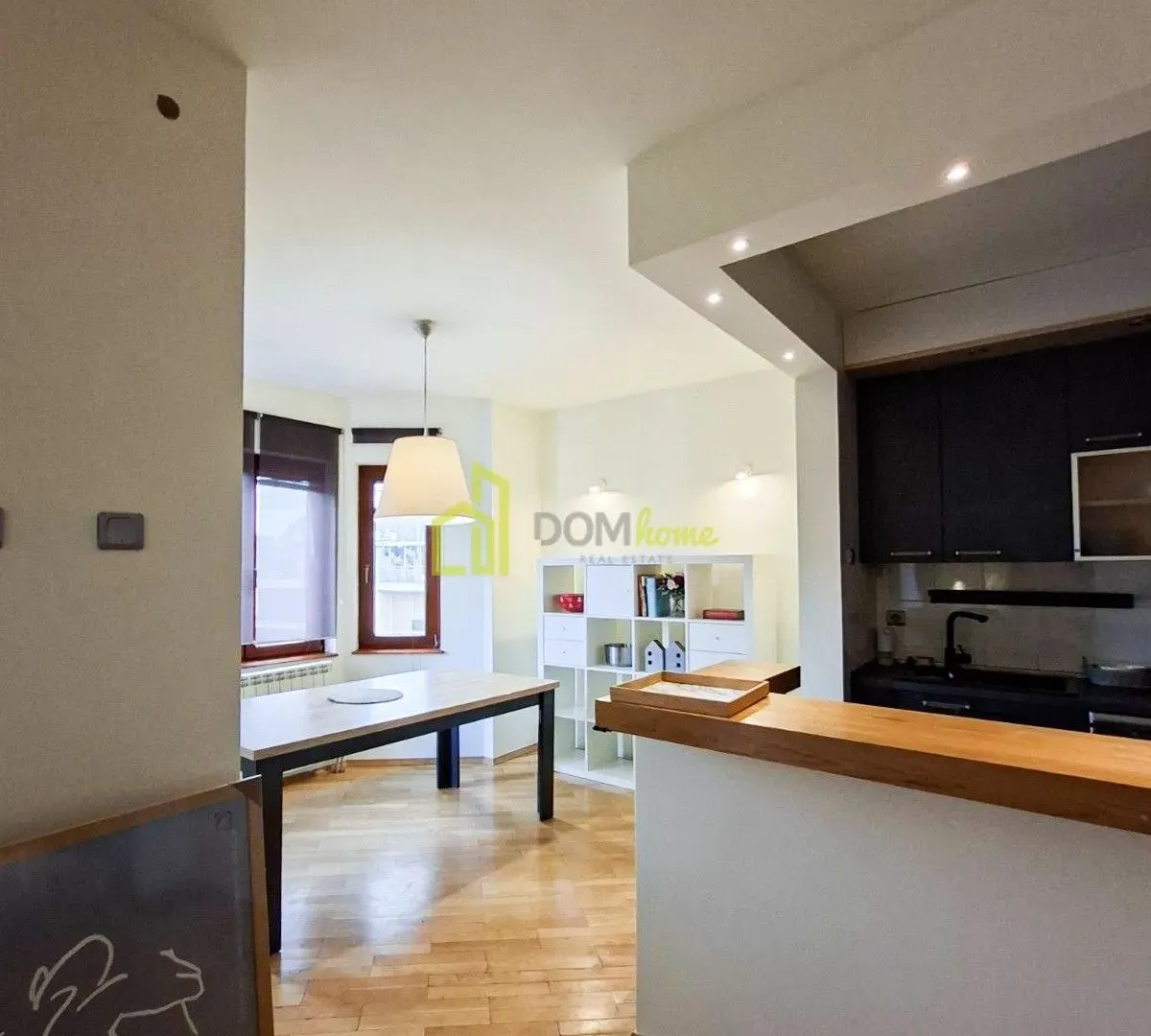 Izdavanje, trosoban stan, 108m², Malo Brdo, Podgorica