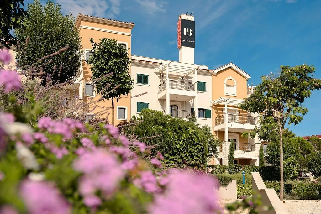 Prodaja, dvosoban stan, 101m², Luštica, Tivat