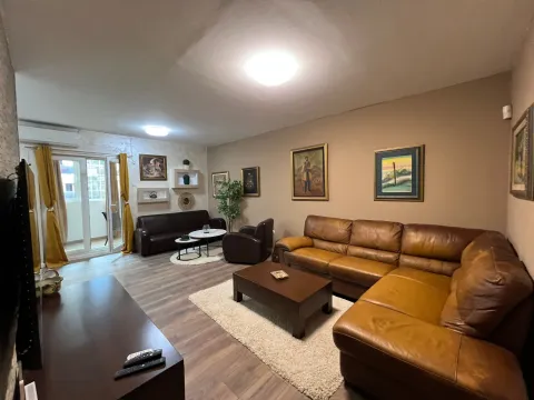 Izdavanje, trosoban stan, 108m², Momišići, Podgorica - image 2