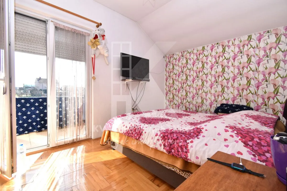 Prodaja, kuća, 500m², Tološi, Podgorica