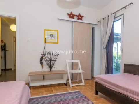 Rent, house, 200m², Gorica, Danilovgrad - image 14