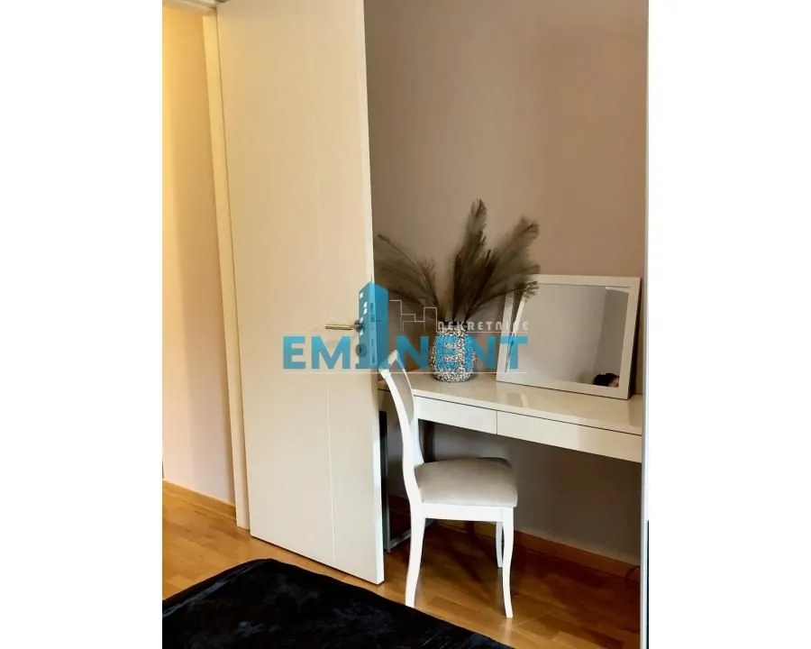 Izdavanje, dvosoban stan, 68m², Novi Beograd Blok 67, Novi Beograd Sve Podlokacije