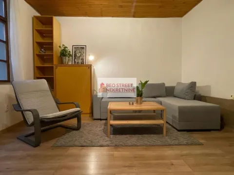Izdavanje, trosoban stan, 70m², Stari Grad, Beograd - image 2