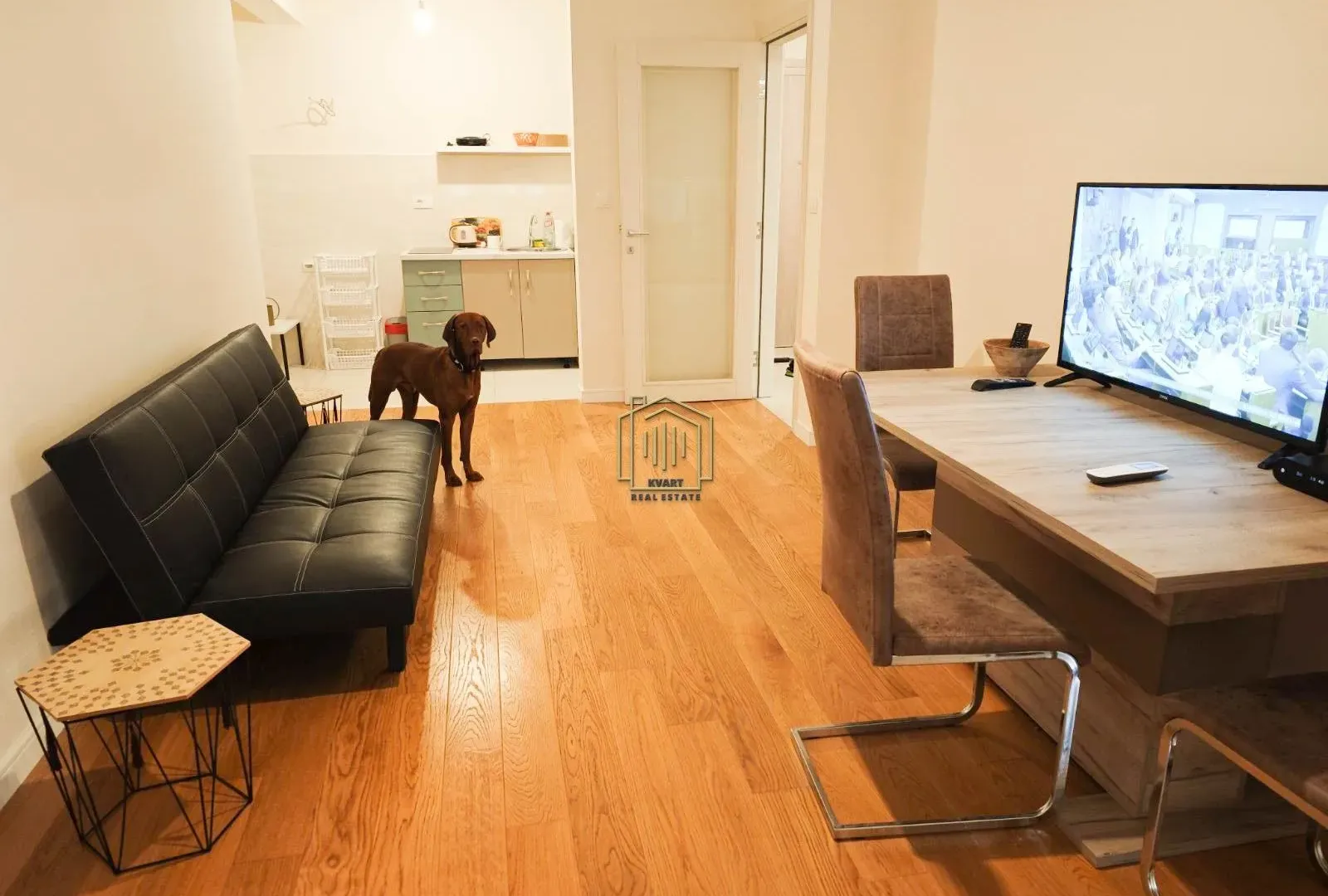 Izdavanje, jednosoban stan, 51m², Central Point, Podgorica