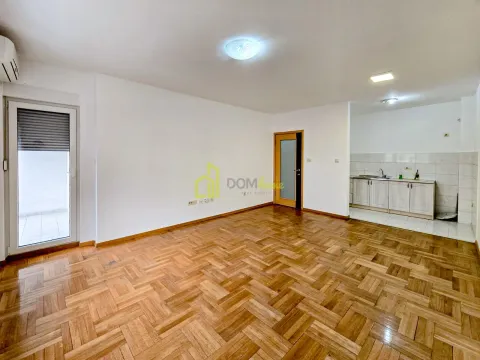Sale, one bedroom apartment, 50m², Pobrežje, Podgorica - image 2