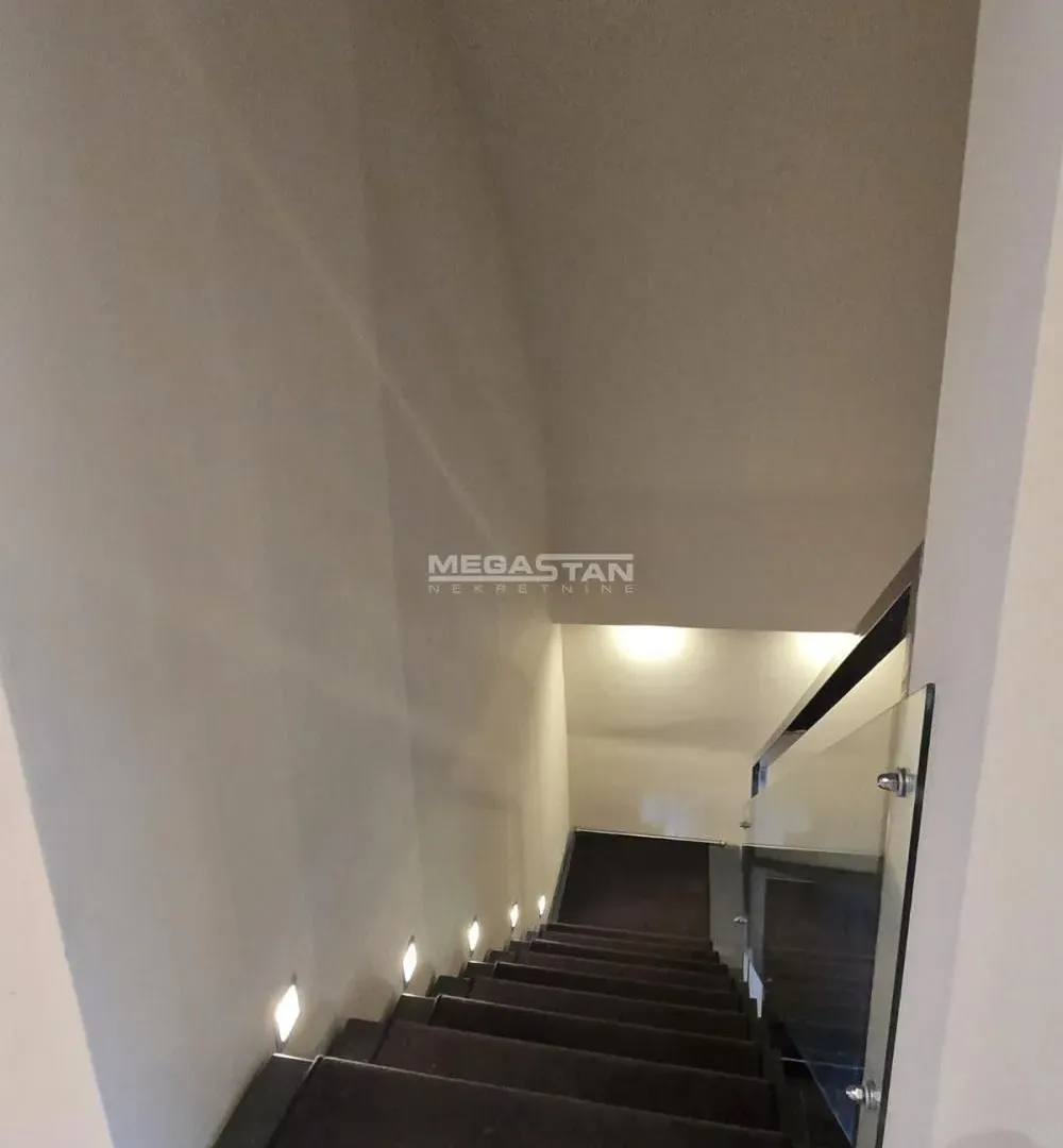 Prodaja, stan, 160m², Vračar Sve Podlokacije, Beograd